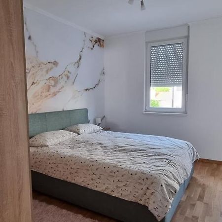 Apartman Visnja Subotica Buitenkant foto