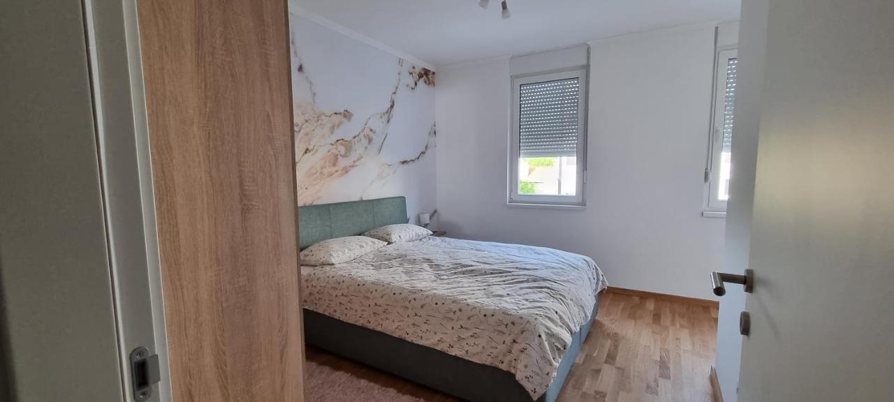 Apartman Visnja Subotica Buitenkant foto